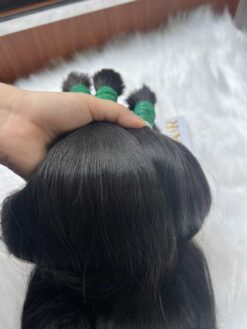 Straight in Natural Color