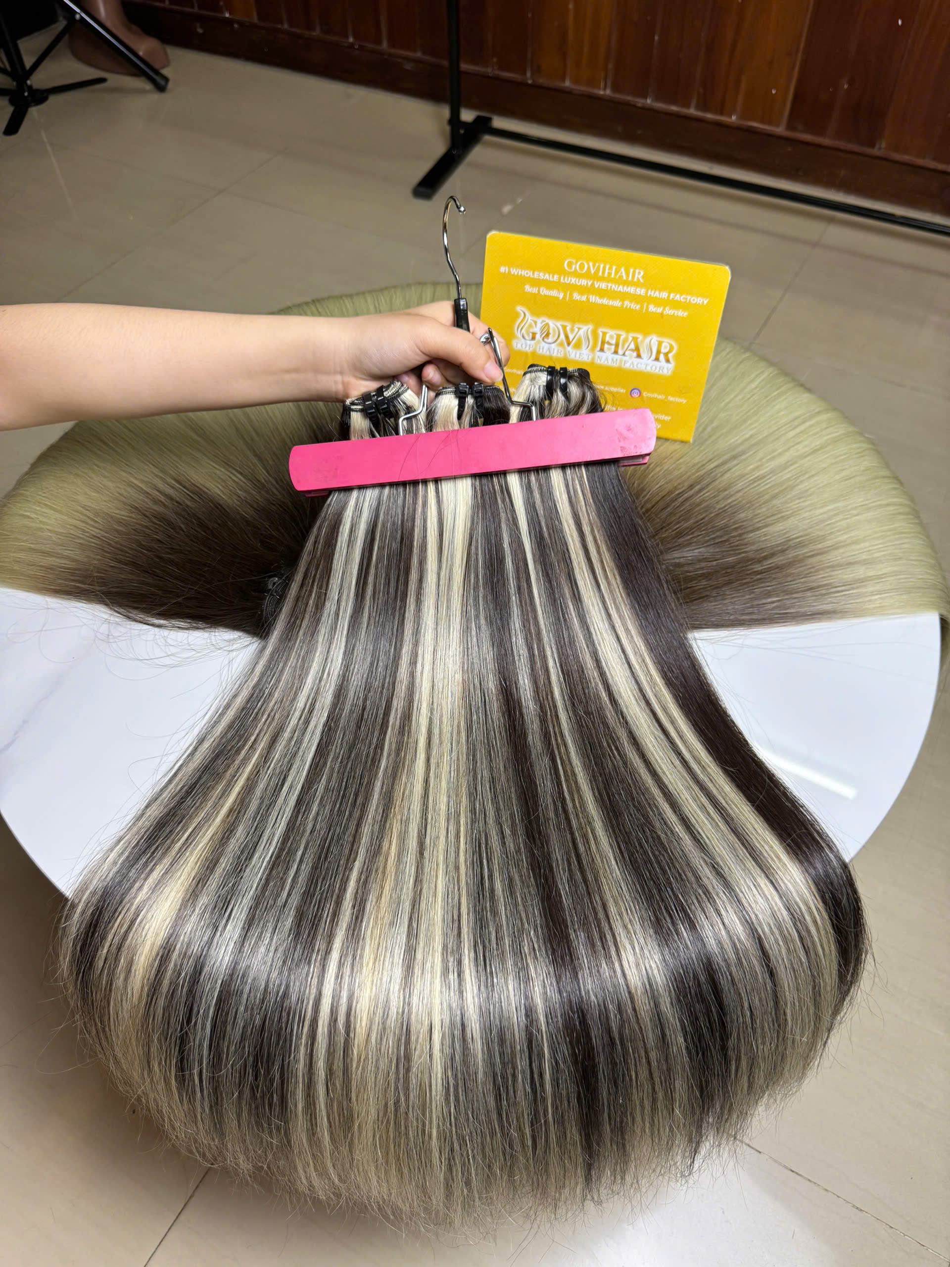 Machine Weft Hair Extensions Piano Blonde Color 1 Machine Weft Hair Extensions Piano Blonde Color