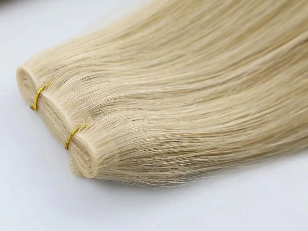 Injected wefts with soft, flexible design