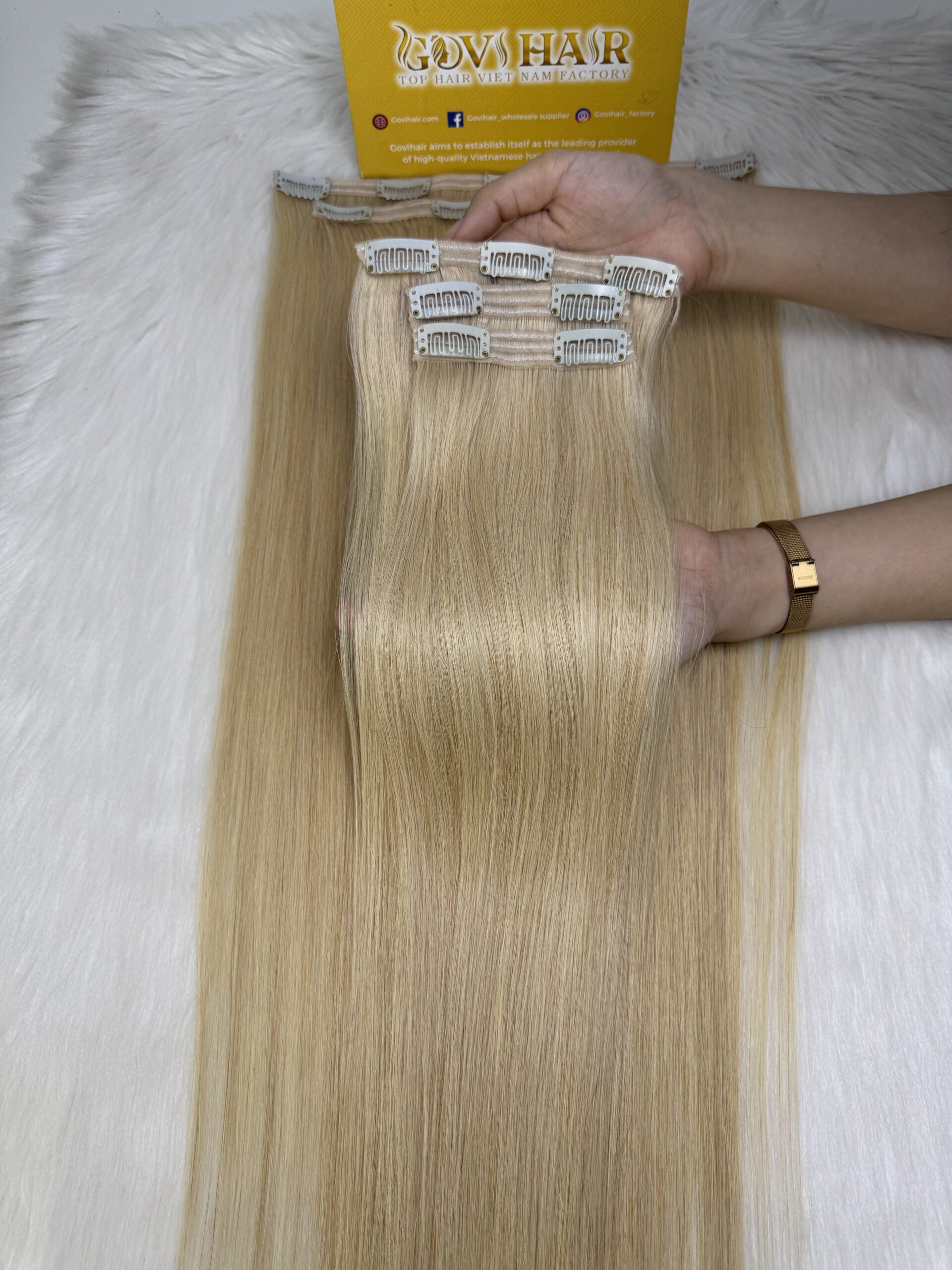 20 Inch Straight #60 Blonde Color Seamless Clip In Hair Extensions 5 Piece Set 1 #60 Platinum Blonde Seamless Clip In Hair Extensions