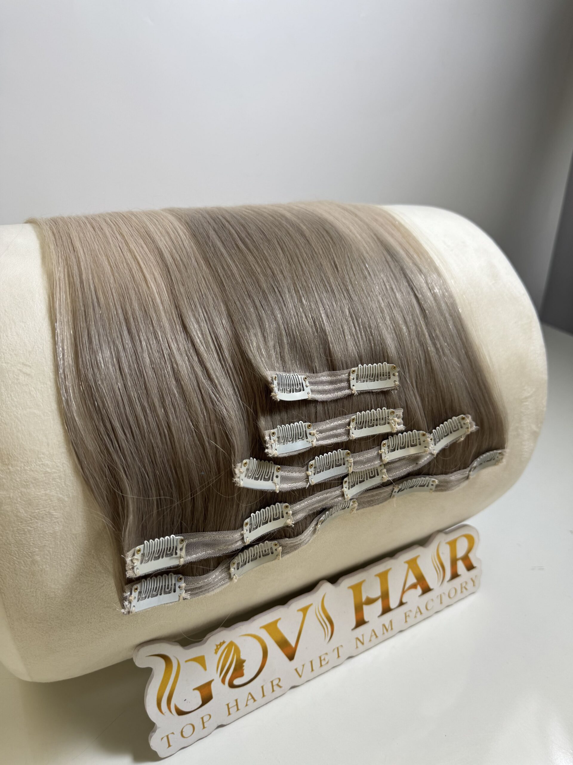 24 Inch Straight Ombre Ash Blonde Color Clip In Hair Extensions 100% Human Hair 4 Ombre Ash Blonde Color Clip In Hair Extensions