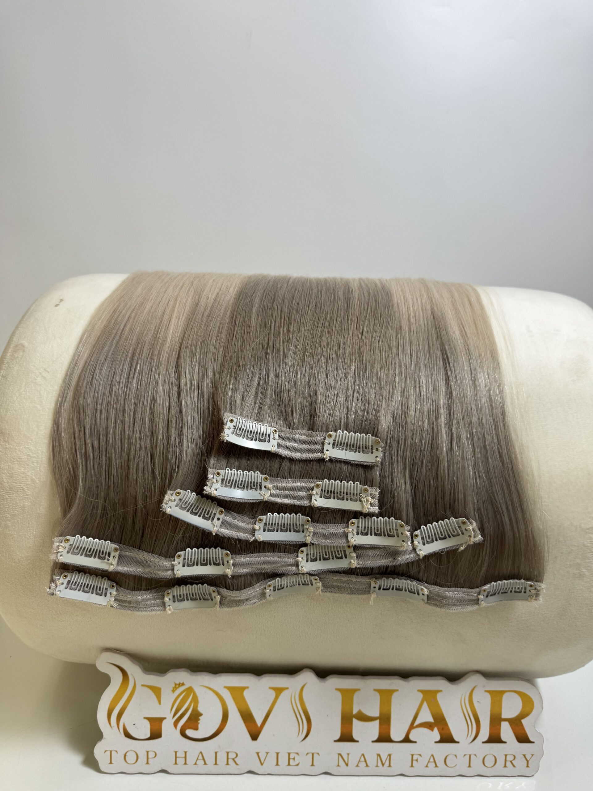 24 Inch Straight Ombre Ash Blonde Color Clip In Hair Extensions 100% Human Hair 3 Straight Ombre Ash Blonde Color Clip In Hair Extensions