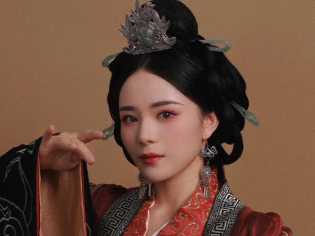 Top 32+ Chinese Hairstyles: Elegant History, Stylish Future 1 Gao Ji (High Bun)