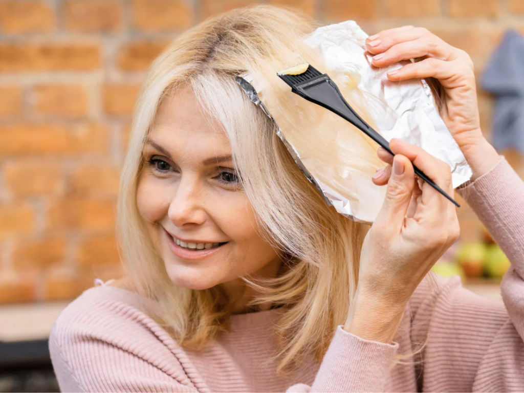 How to Fix Uneven Bleached Hair Easy at Home 6 How to Fix Uneven Bleached Hair - Partially Re-Bleach Uneven or Darker Sections