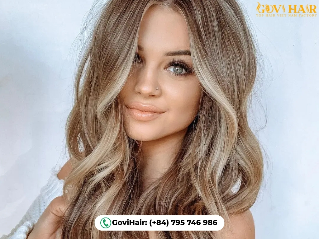 Classic brown blonde two-tone hair