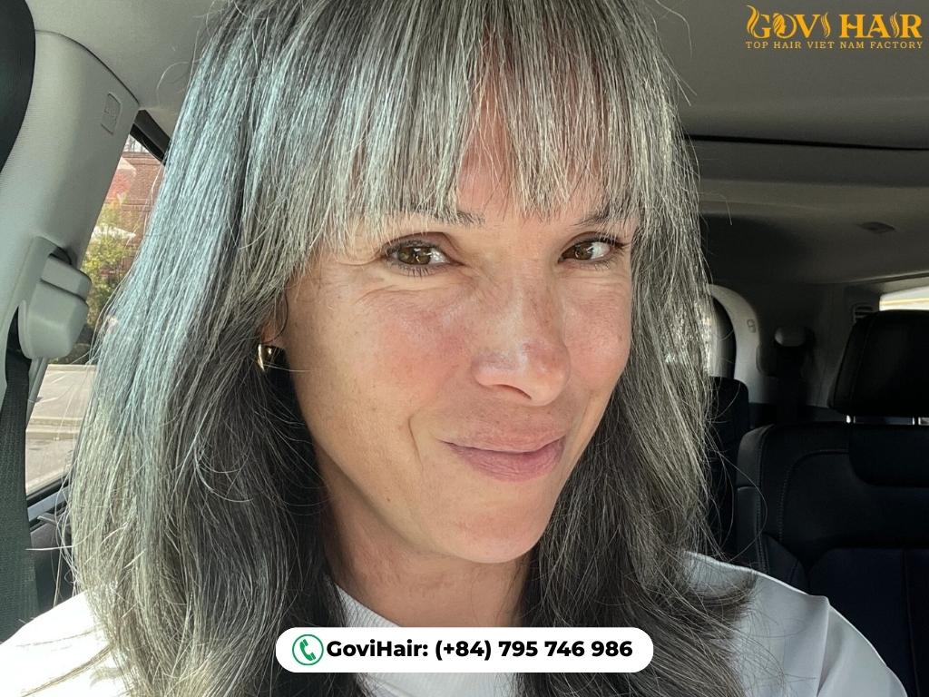 Gray to acid yellow two-tone hair