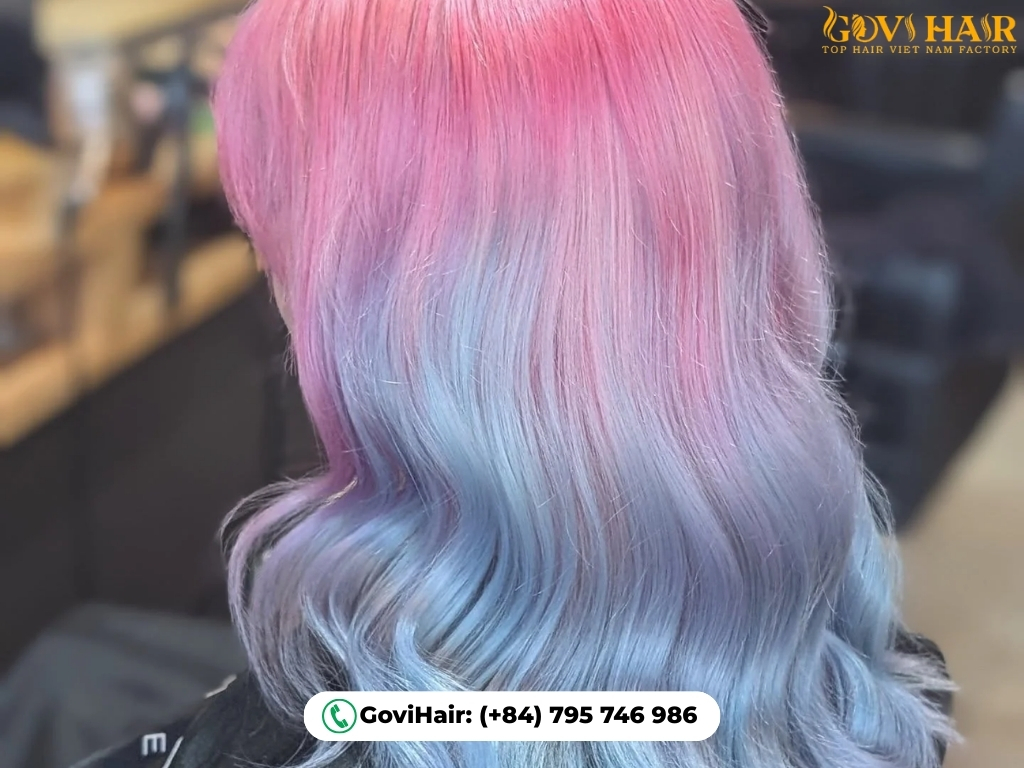 Holographic pastel two-tone wavy hair