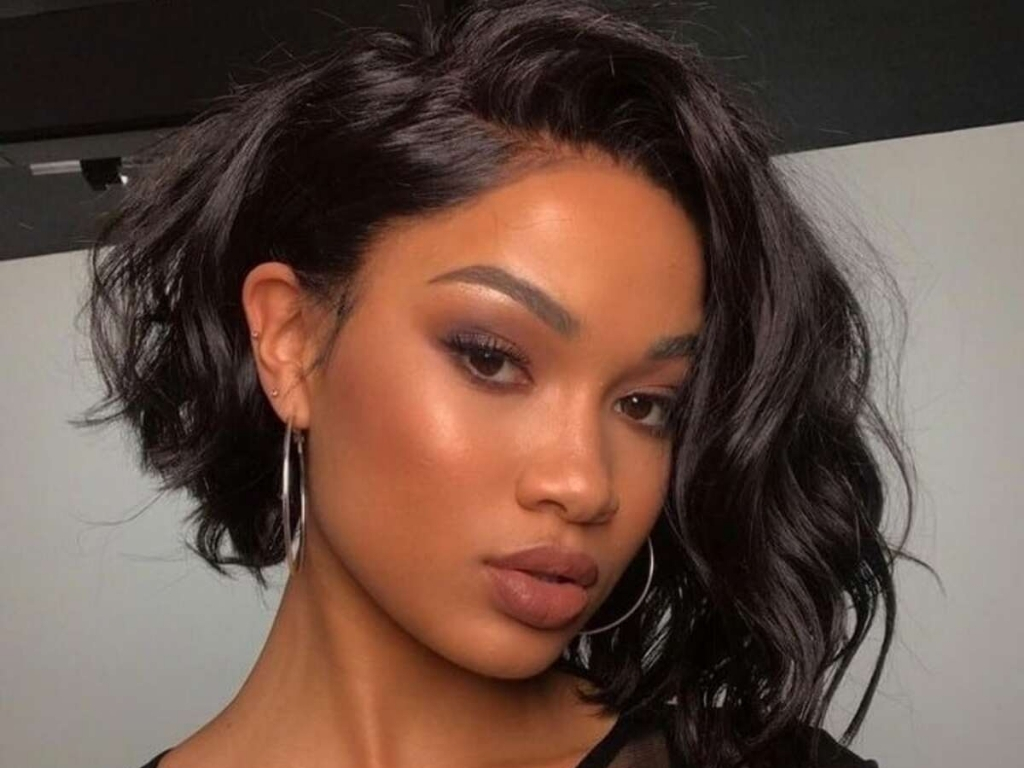 A secure, long-lasting method to achieve a chic short cut without scissors