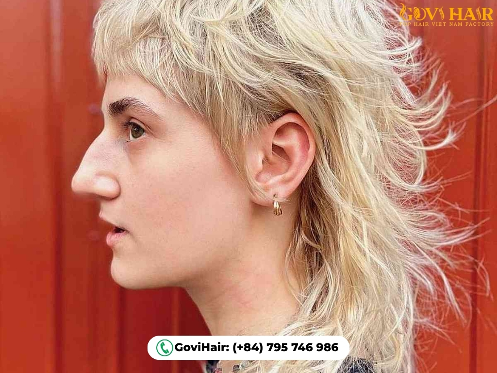 Shaggy wolf cut with short top and long mullet tail