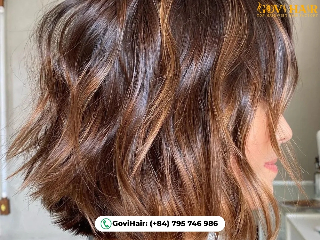 Two-tone bob with caramel ribbons