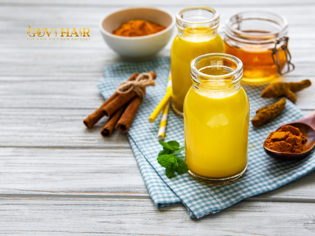 A cinnamon & honey hair mask is a natural treatment that can help gently lighten dyed hair
