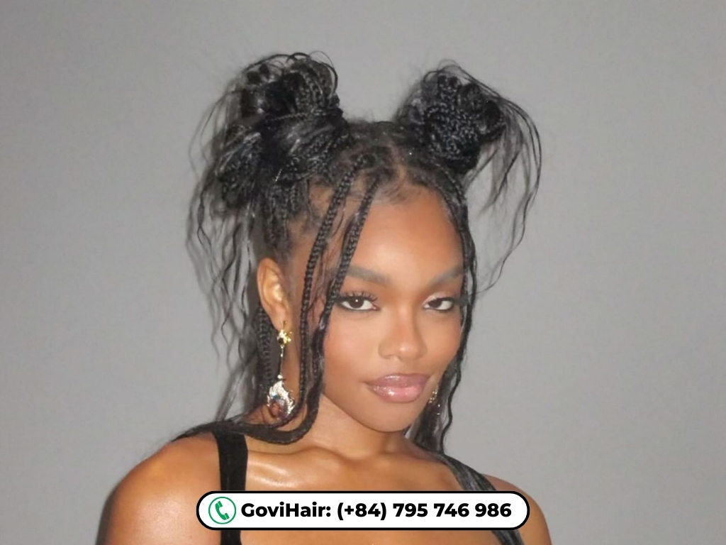 Sculptural bun knotless braids