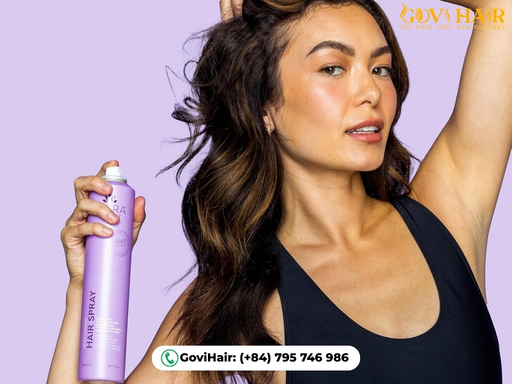 Texturizing spray for airy high cheekbones hair