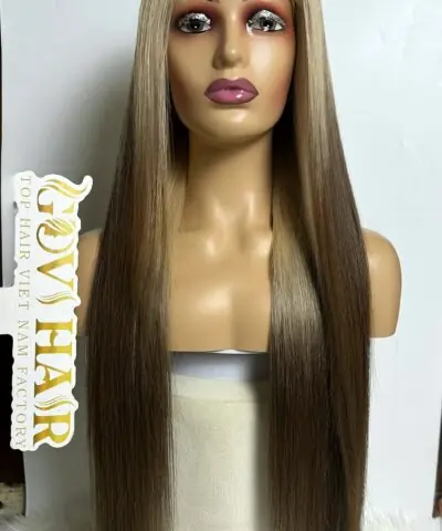 Blonde ombre wig 28 inch front view