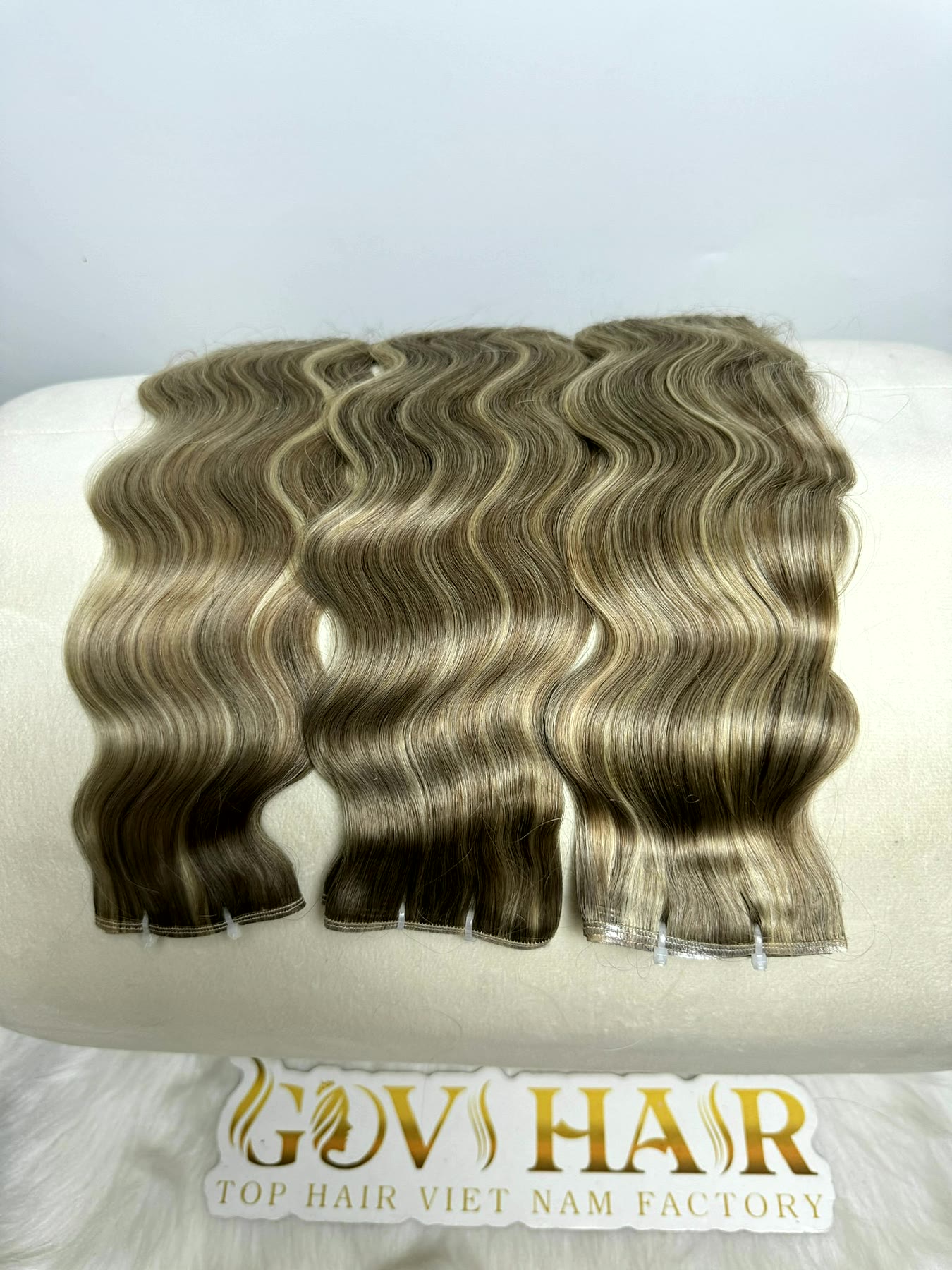 Genius Wefts Hair Extensions 22 Inch Natural Wave Mix Piano Color 3 Genius wefts hair extensions mix piano on roller