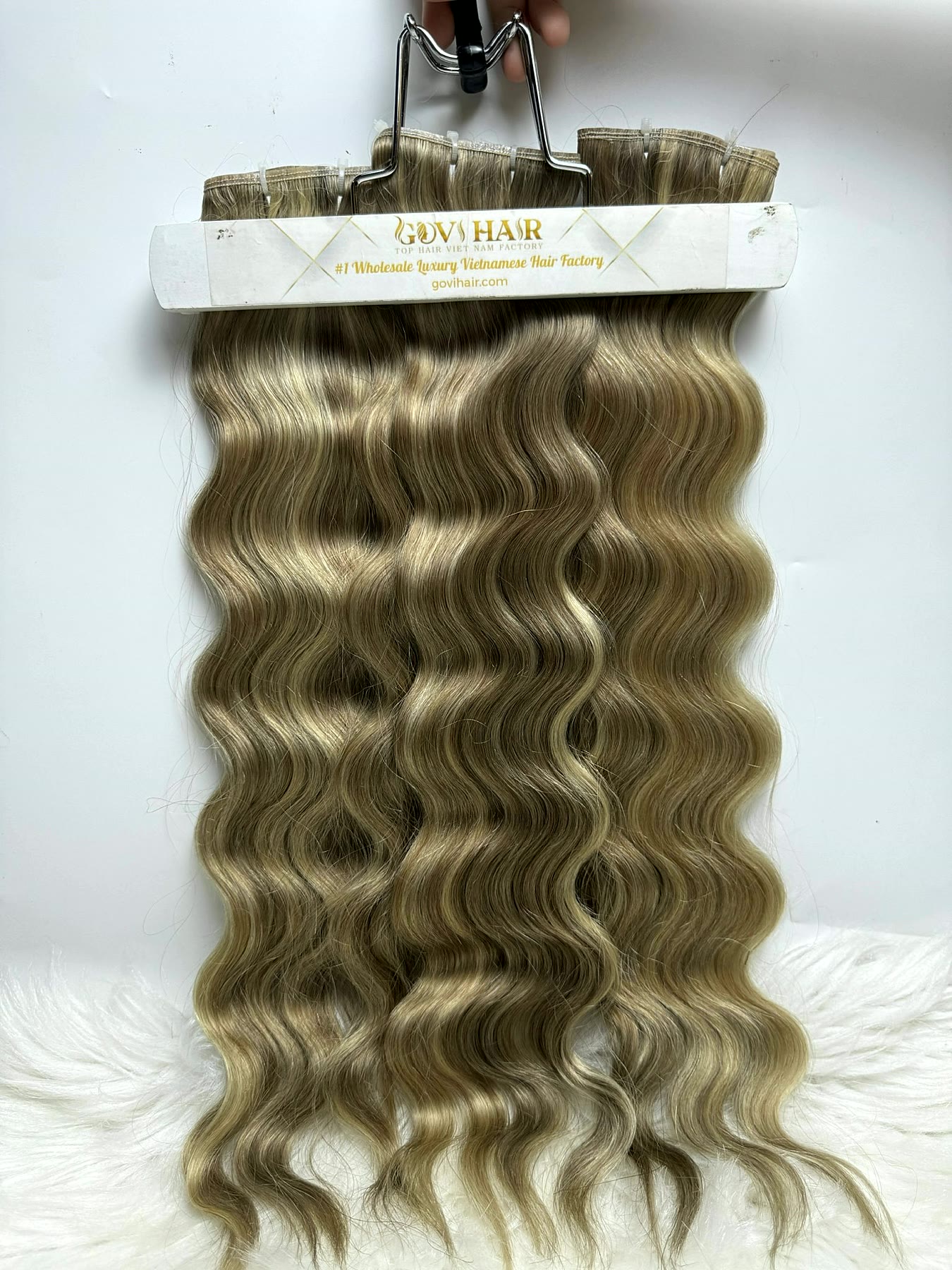 Genius Wefts Hair Extensions 22 Inch Natural Wave Mix Piano Color 2 Genius wefts hair extensions mix piano on hanger