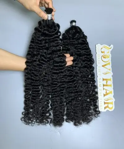 Burmese curly braiding hair bulk bundles in hand