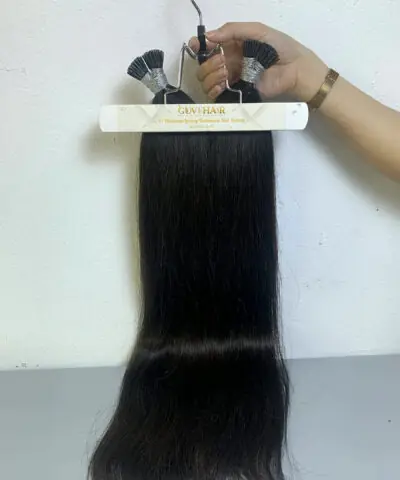 24 Inch I Tip Raw Hair Extensions Natural Straight Natural Black Wholesale 5 I tip hair extensions close up view 3