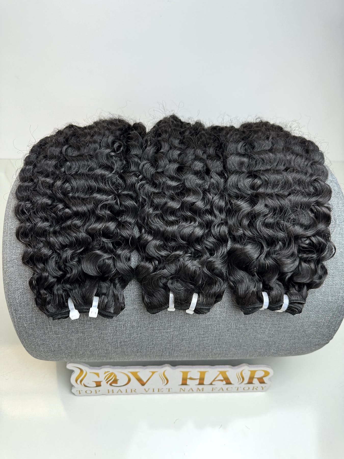 22 Inch Burmese Curly Bundles Raw Vietnamese Hair Double Drawn 1 Burmese curly bundles 22 inch on stand