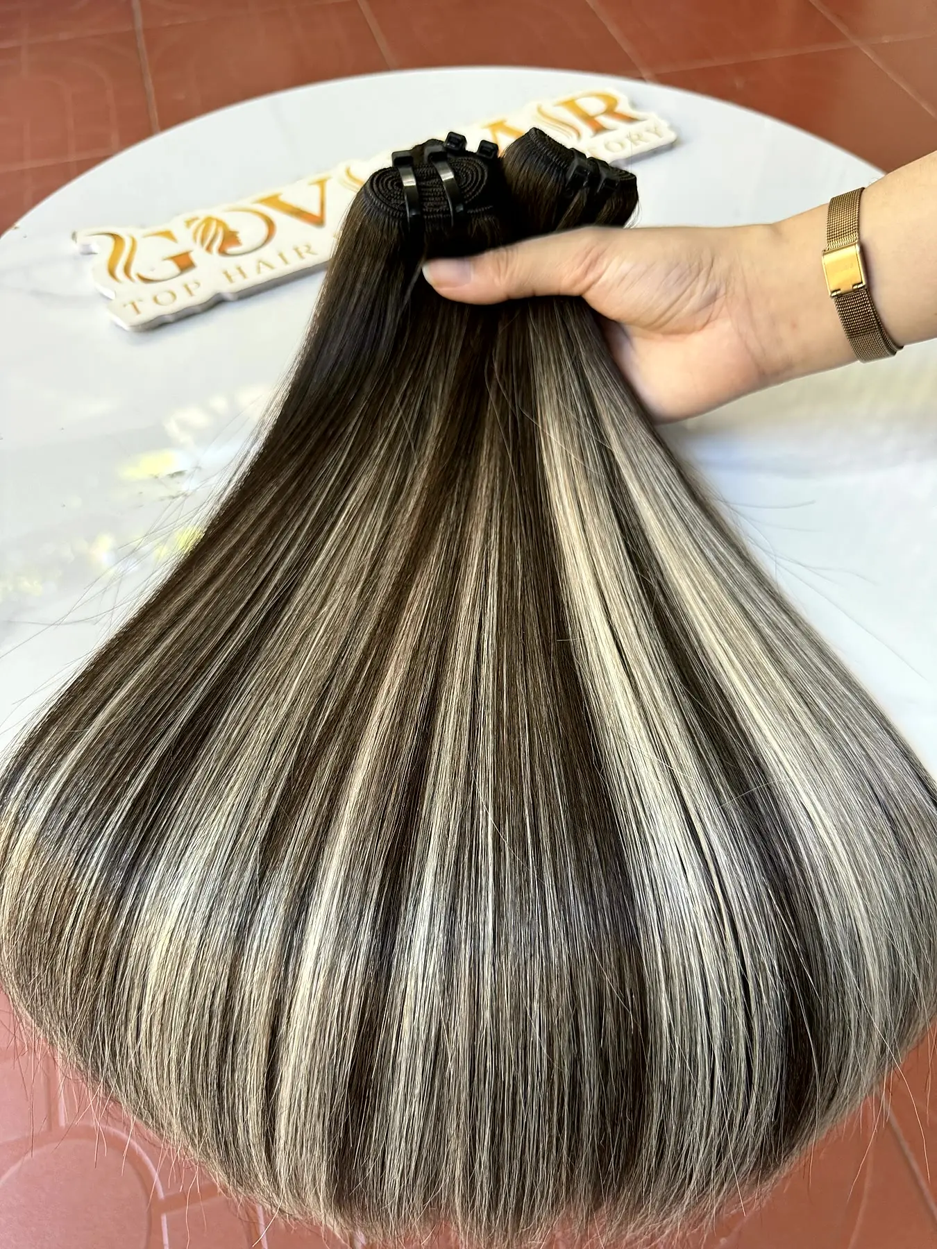18 Inch Balayage Weft Hair Extensions Scandinavian Blonde Bone Straight 1 18 inch balayage weft hair extensions hand held