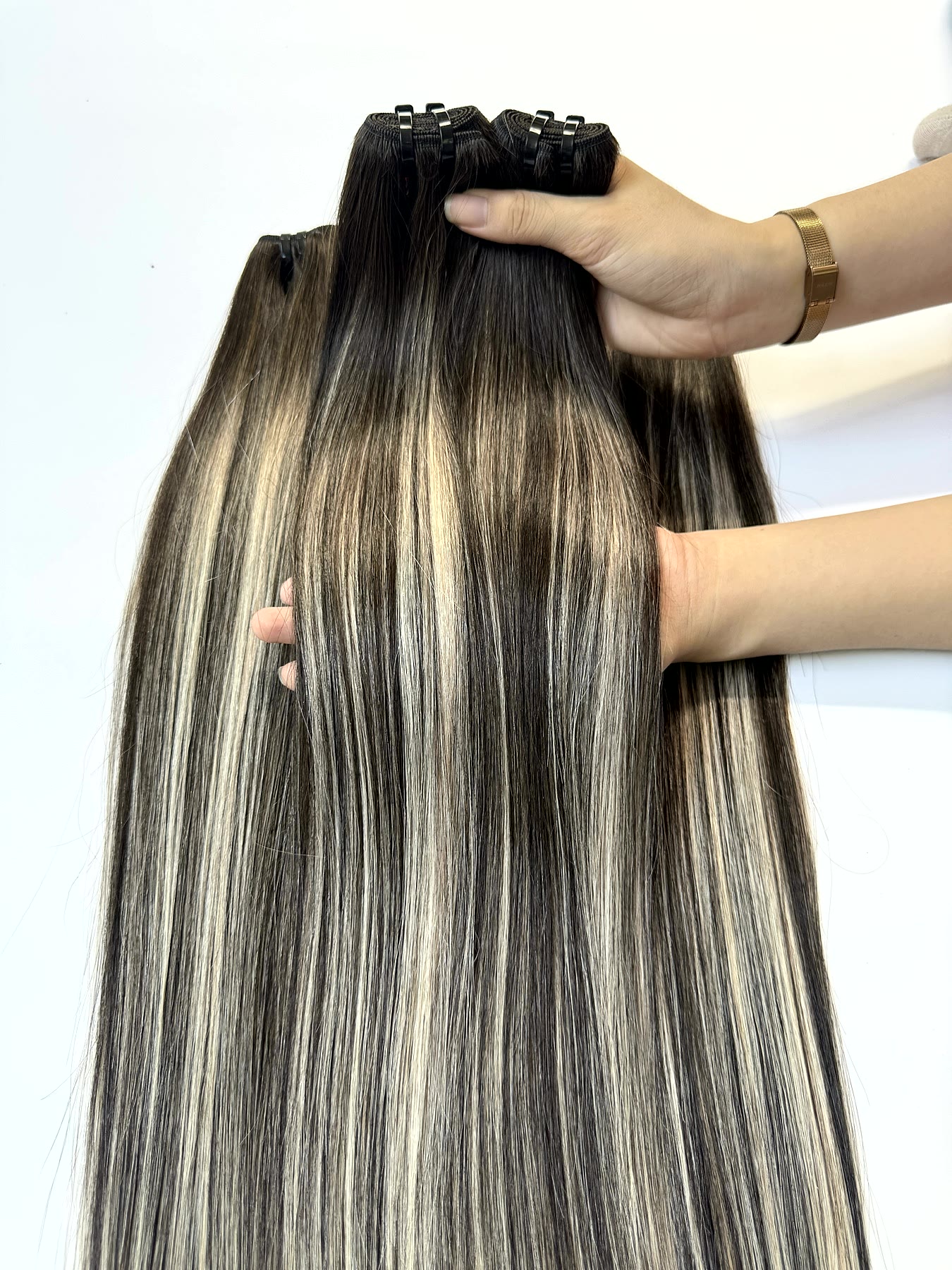 18 Inch Balayage Weft Hair Extensions Scandinavian Blonde Bone Straight 2 Balayage weft hair extensions Scandinavian blonde ribbons