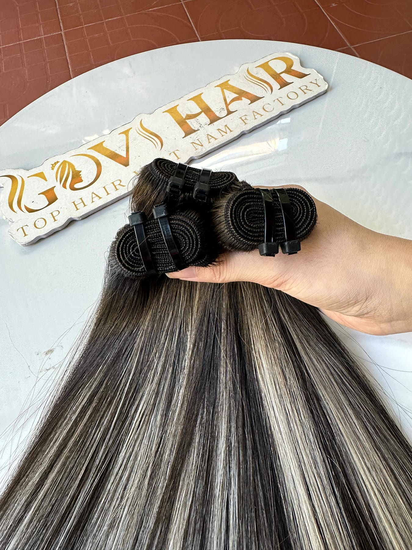 18 Inch Balayage Weft Hair Extensions Scandinavian Blonde Bone Straight 3 Balayage weft hair extensions weft tracks