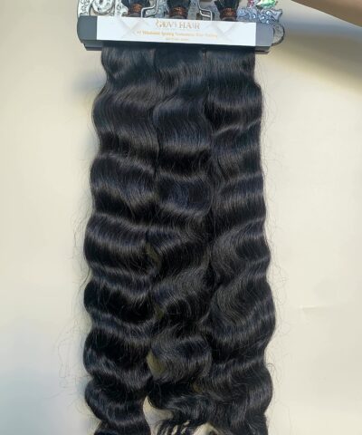 Wavy K tip extensions on Govihair hanger