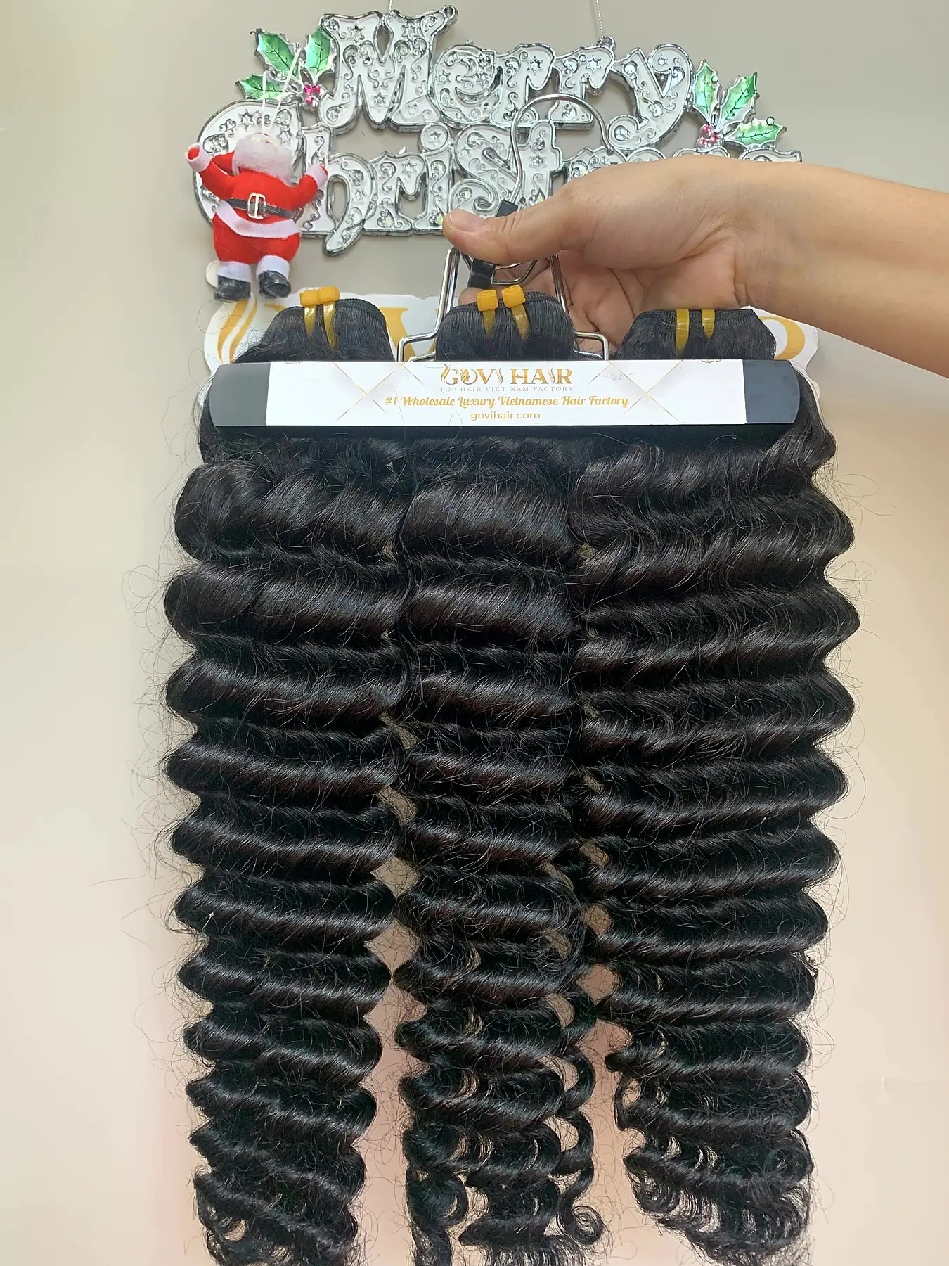 26 Inch Raw Deep Wave Bundles #1B Natural Black Double Drawn Hair 1 Raw deep wave bundles 26 inch held by hand