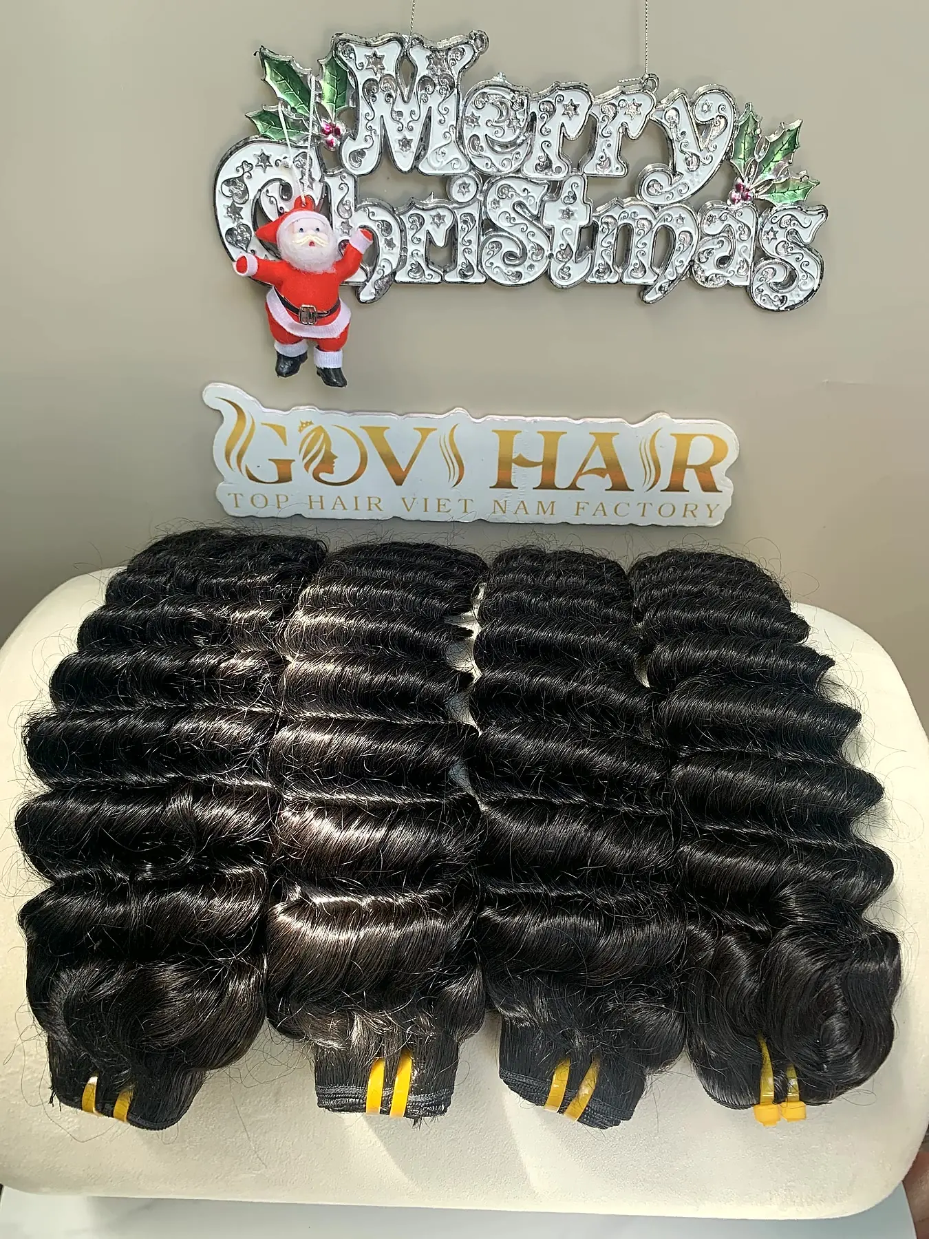 26 Inch Raw Deep Wave Bundles #1B Natural Black Double Drawn Hair 4 Raw deep wave bundles 26 inch #1B close up