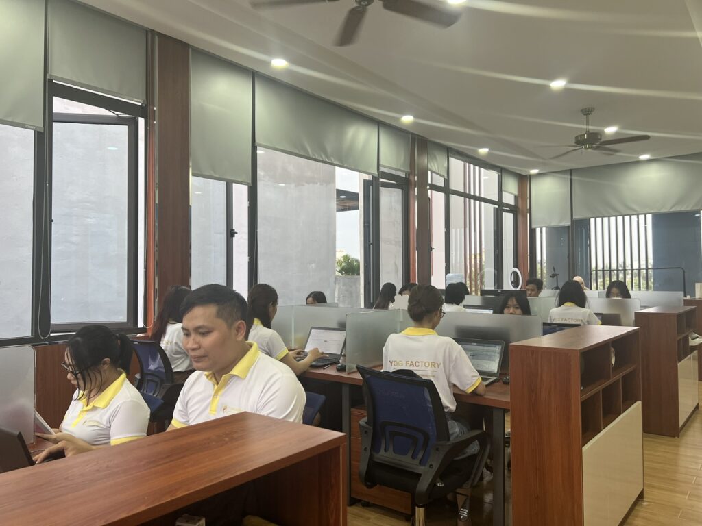 Govihair sales team at the Da Nang office