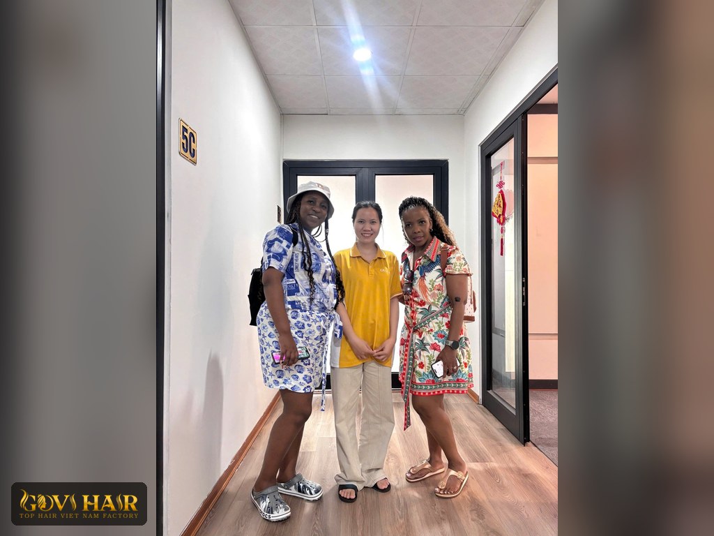 Wholesale buyers visiting Govihair office in Da Nang