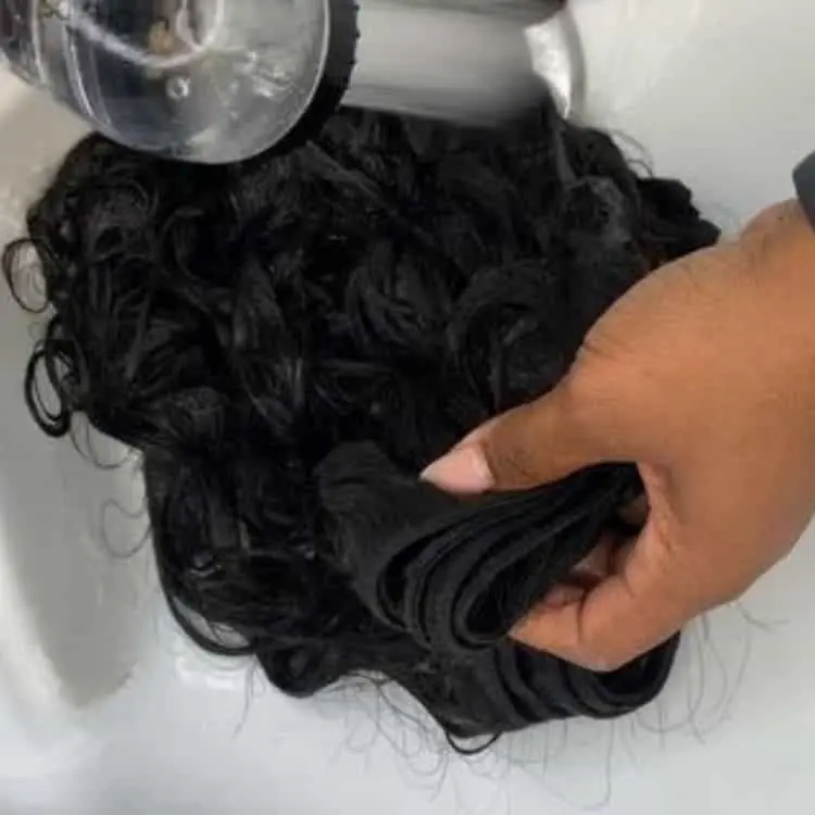 how to wash bundles hair