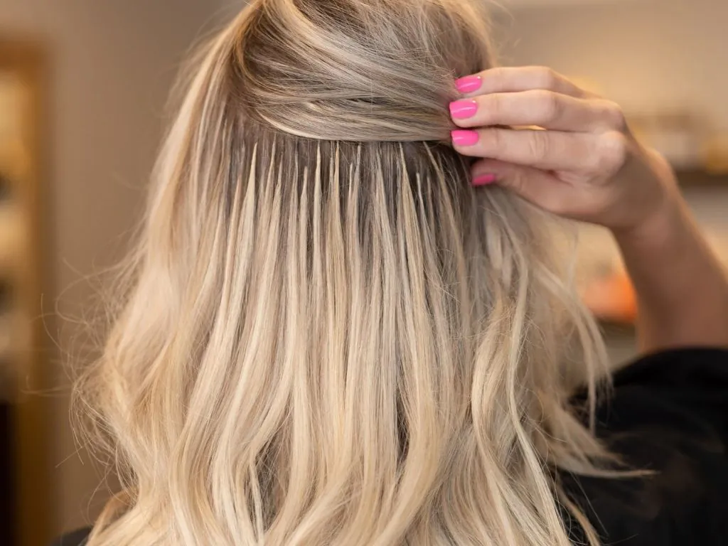 What Are Weft Hair Extensions Pros and Cons? Full Guide 2025 5 Weft hair extensions’s durability for an extended period