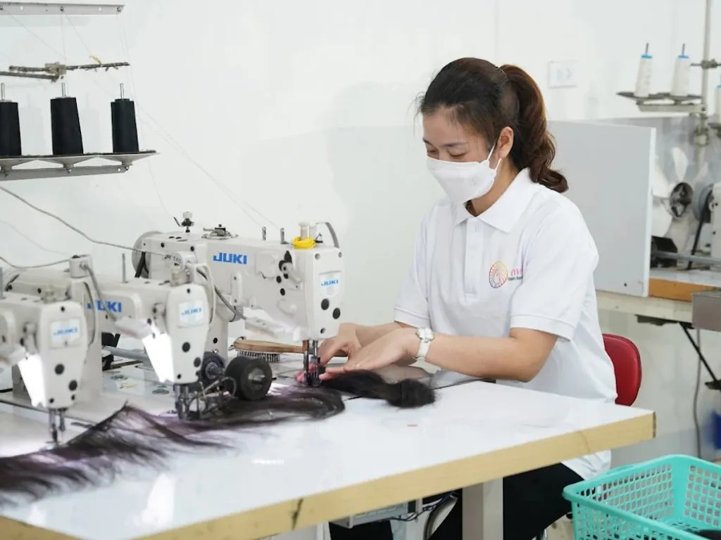 Cyhair Vietnam supplies a wide range of hair extensions and wigs
