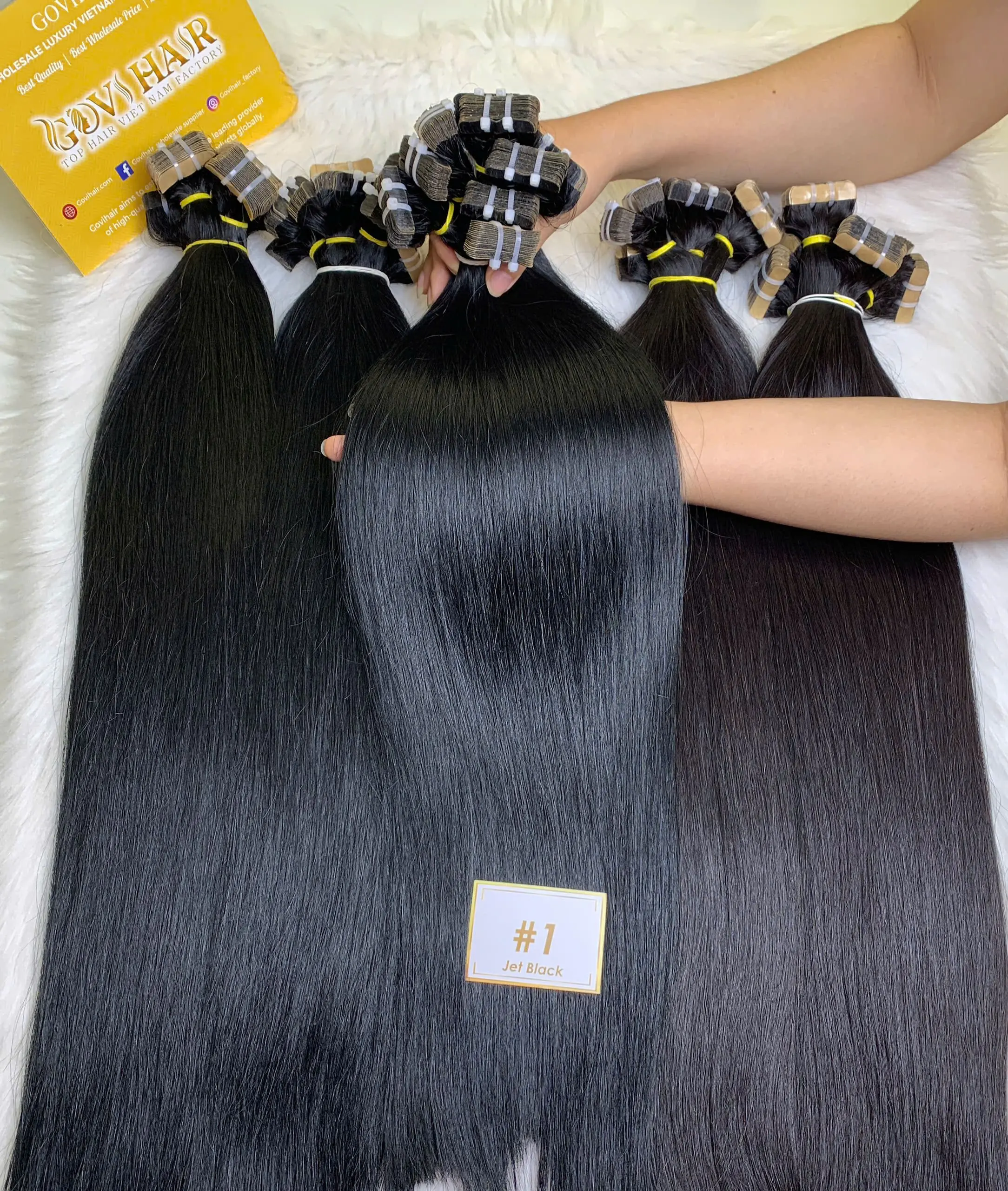 22 Inch Straight #1 Jet Black Color Seamless Tape In Hair Extensions 2 Straight #1 Black Color Seamless Tape In Hair Extensions