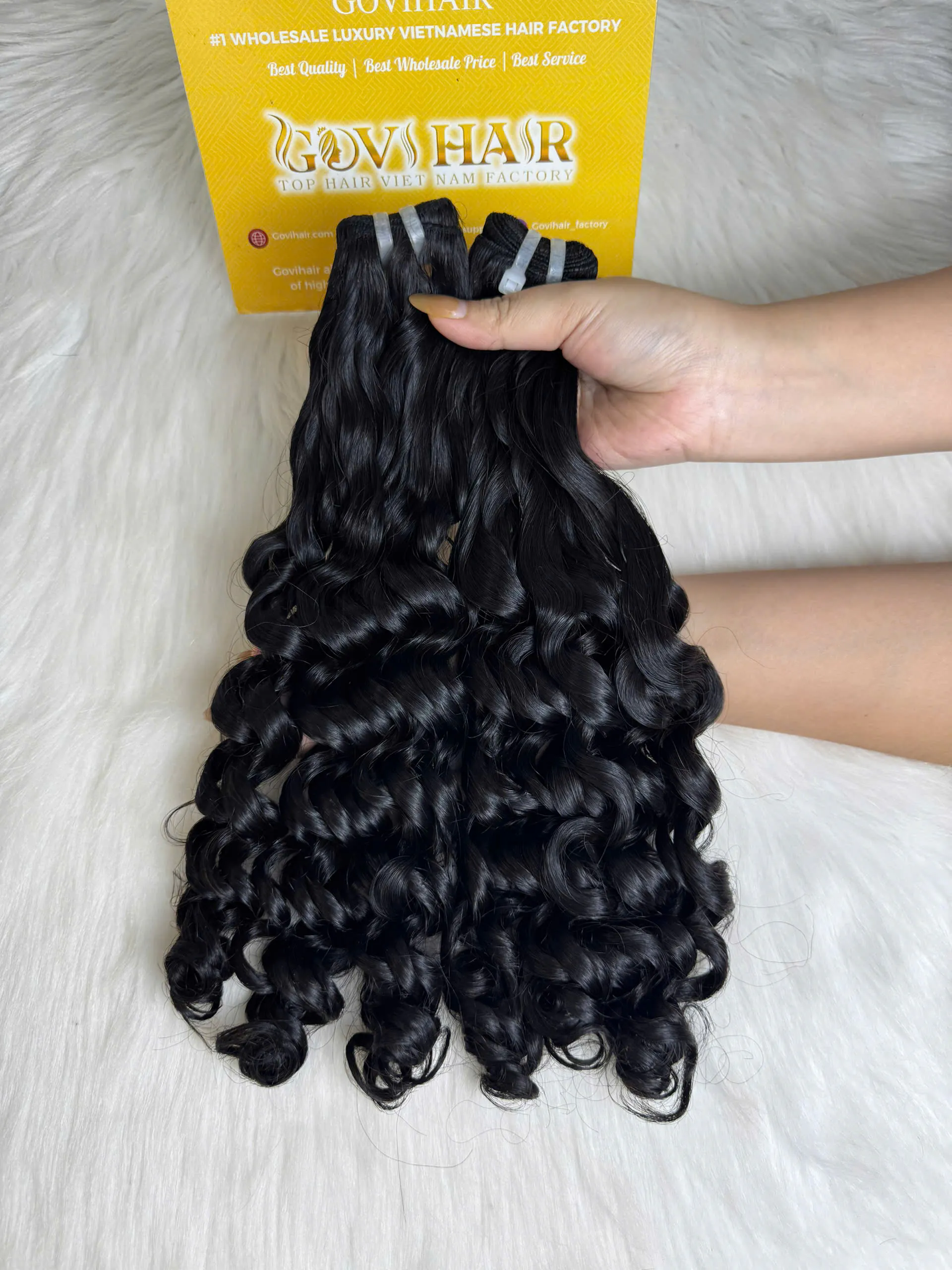 28 Inch Raw Vietnamese Human Hair Bundles Fumi Curly