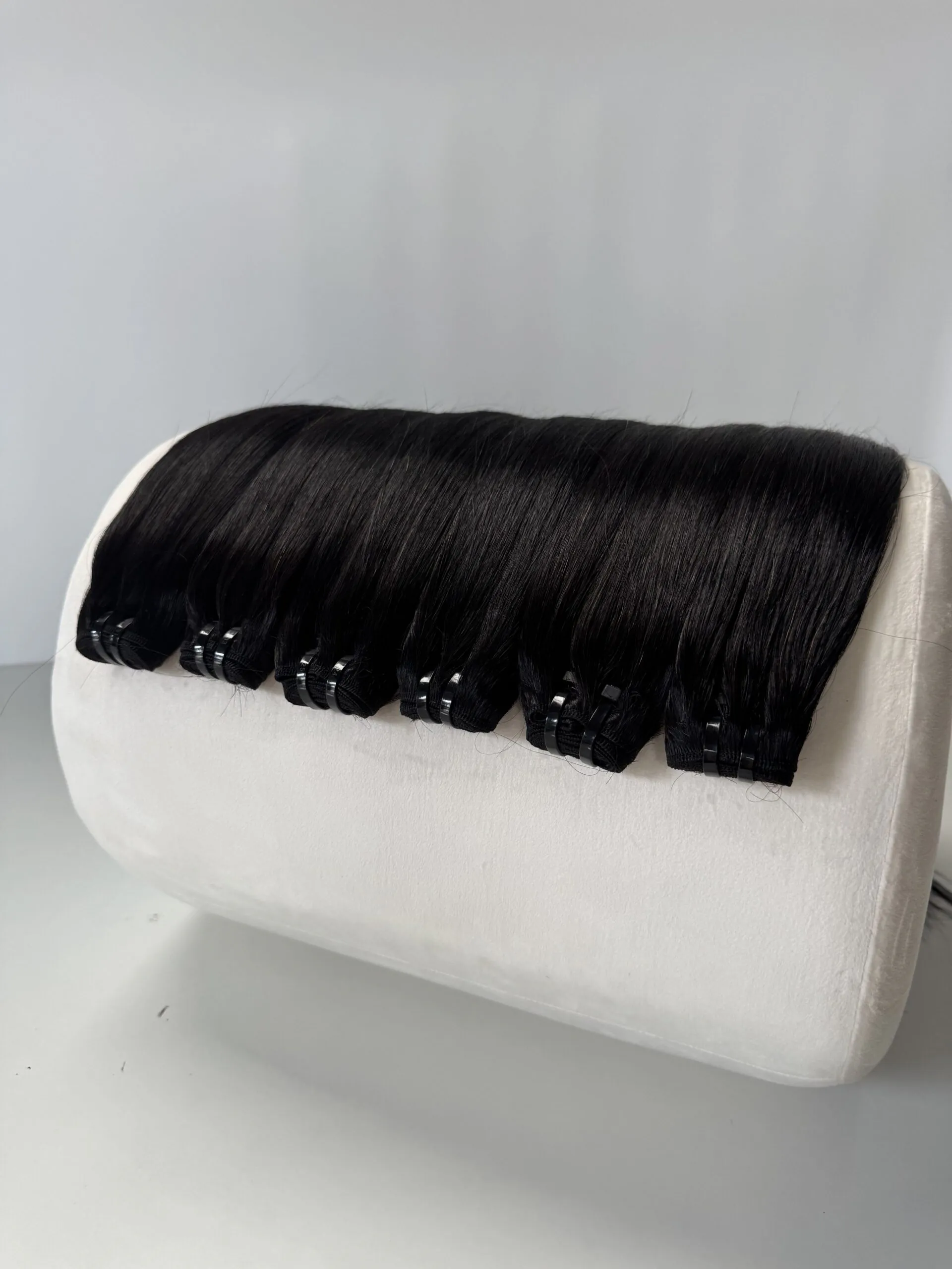 Bone Straight Machine Weft Hair Extensions 22 Inch #1 Jet Black Color for Beauty Salons 5 Bone Straight Machine Weft Hair Extensions 22 Inch #1 Jet Black