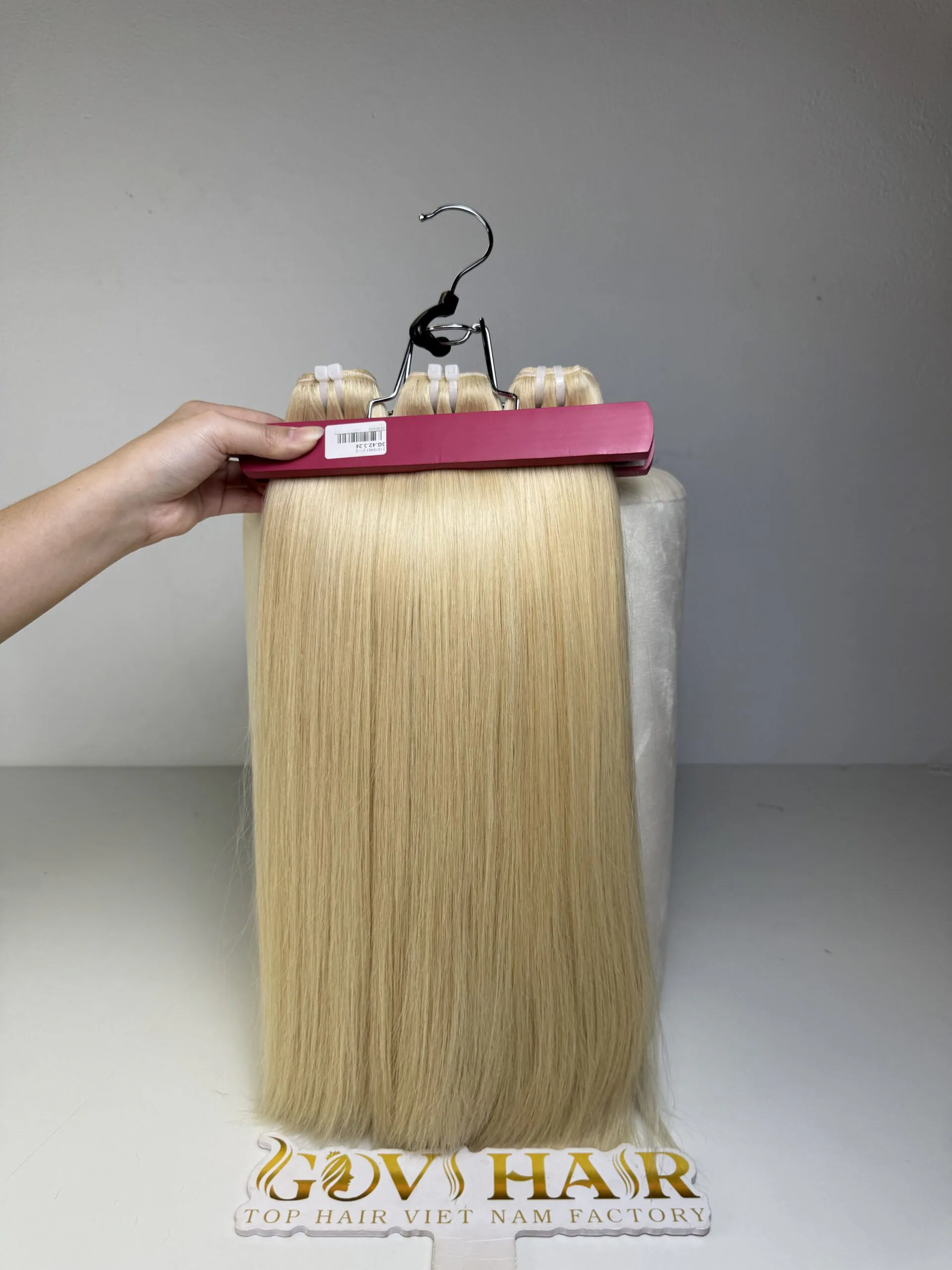 Machine Weft Hair Extensions 26 Inch #613 Bleach Blonde