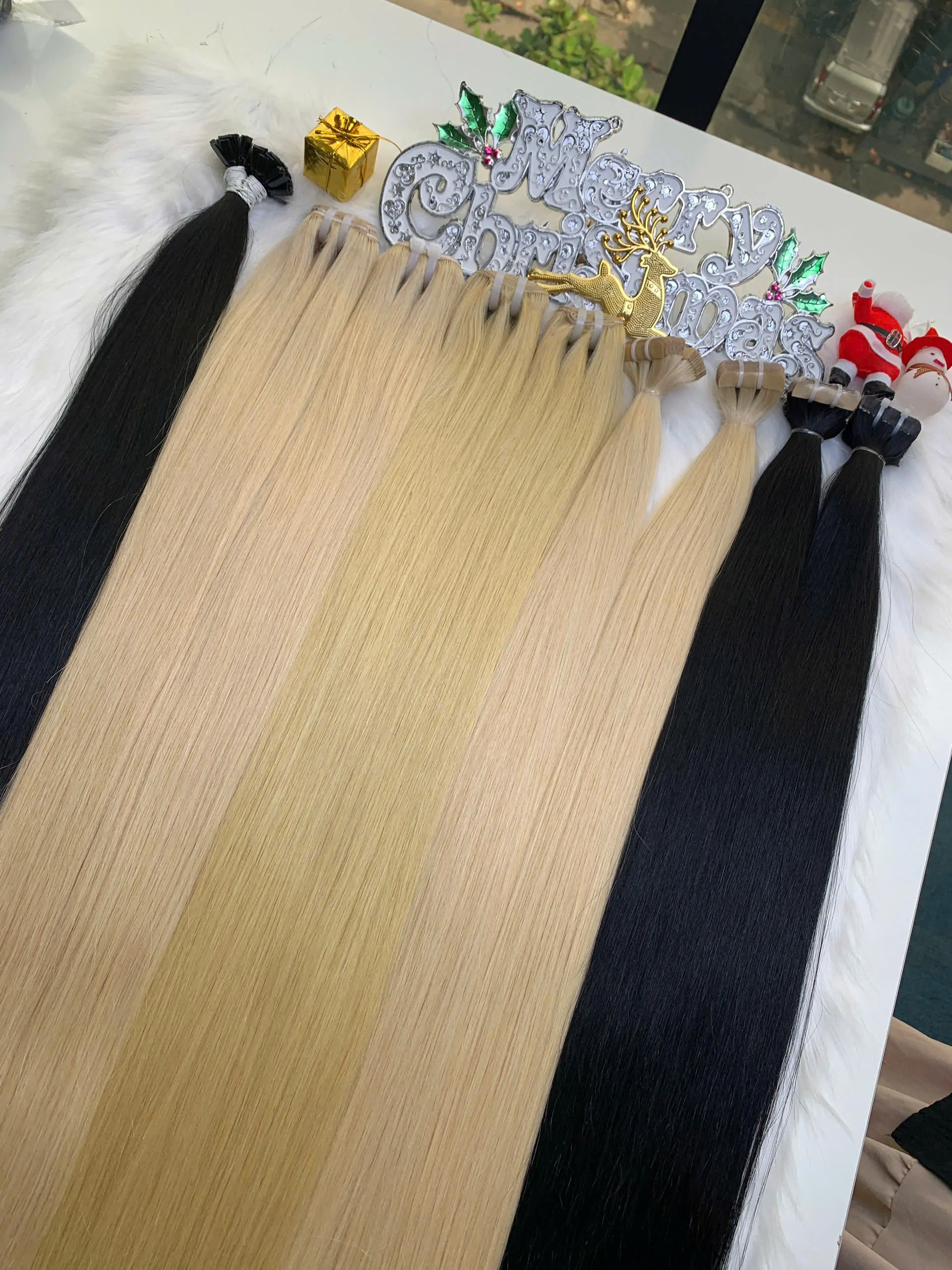 22 Inch Straight #60 Blonde Color Tape In Human Hair Extensions 4 Tape-in Hair Extensions #60 Color Raw Vietnamese Hair