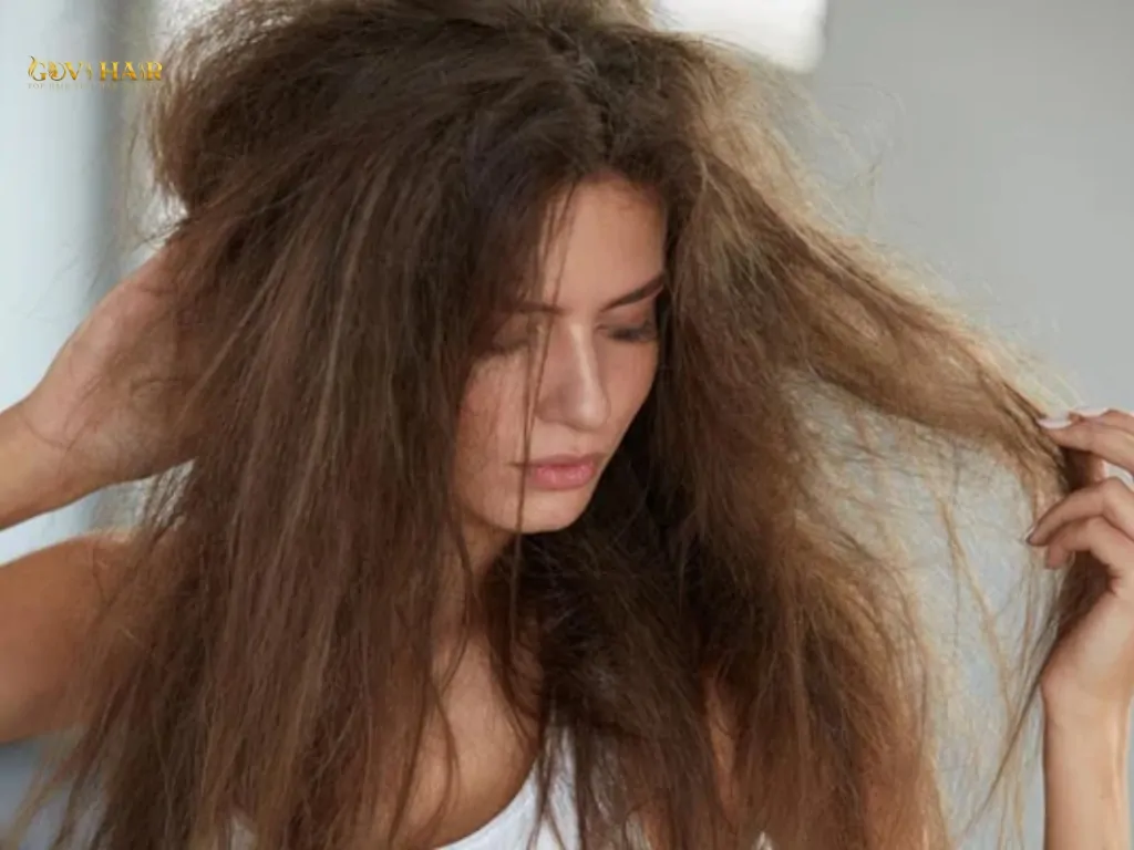 People with thin or damaged hair should style bangs without heat