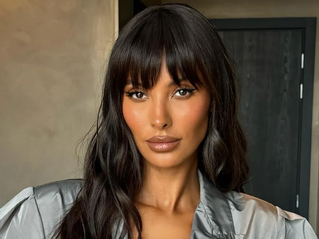 10+ Best Tricks on How to Grow Out Bangs Gracefully 3 How Long Does It Take to Grow Out Bangs?