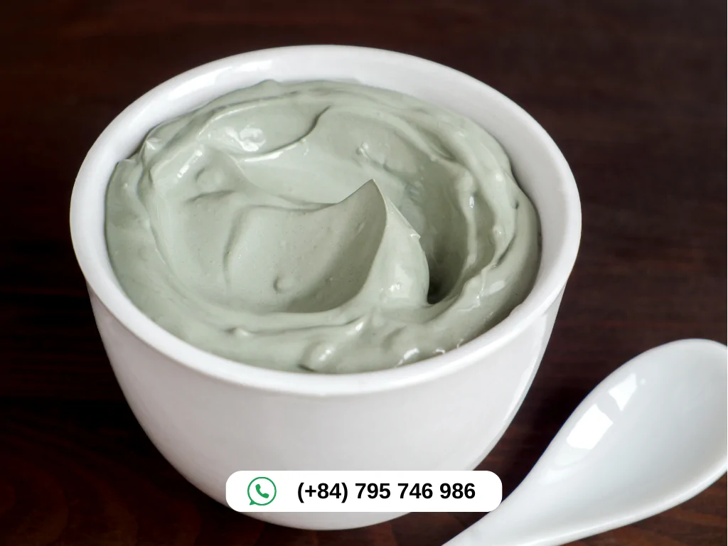  Mix the Bentonite Clay Hair Mask