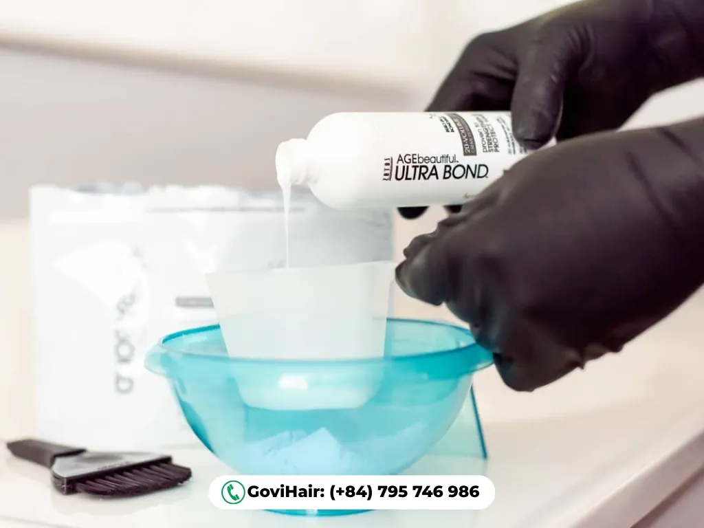 Can You Put Bleach on Wet Hair? A Complete Guide to Doing It Safely 2 Water Interacts With Bleach