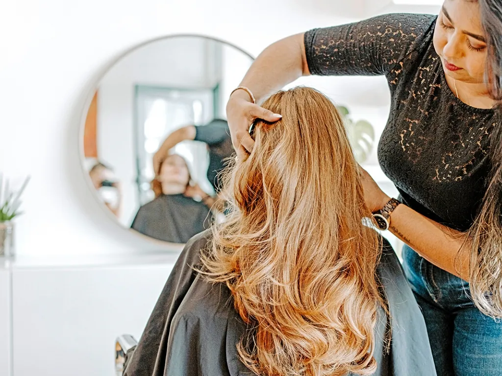 20 Best Hair Colors for Green Eyes: Shades That Make Your Eyes Pop 24 Keep your new shade vibrant with deep conditioning and heat protection.