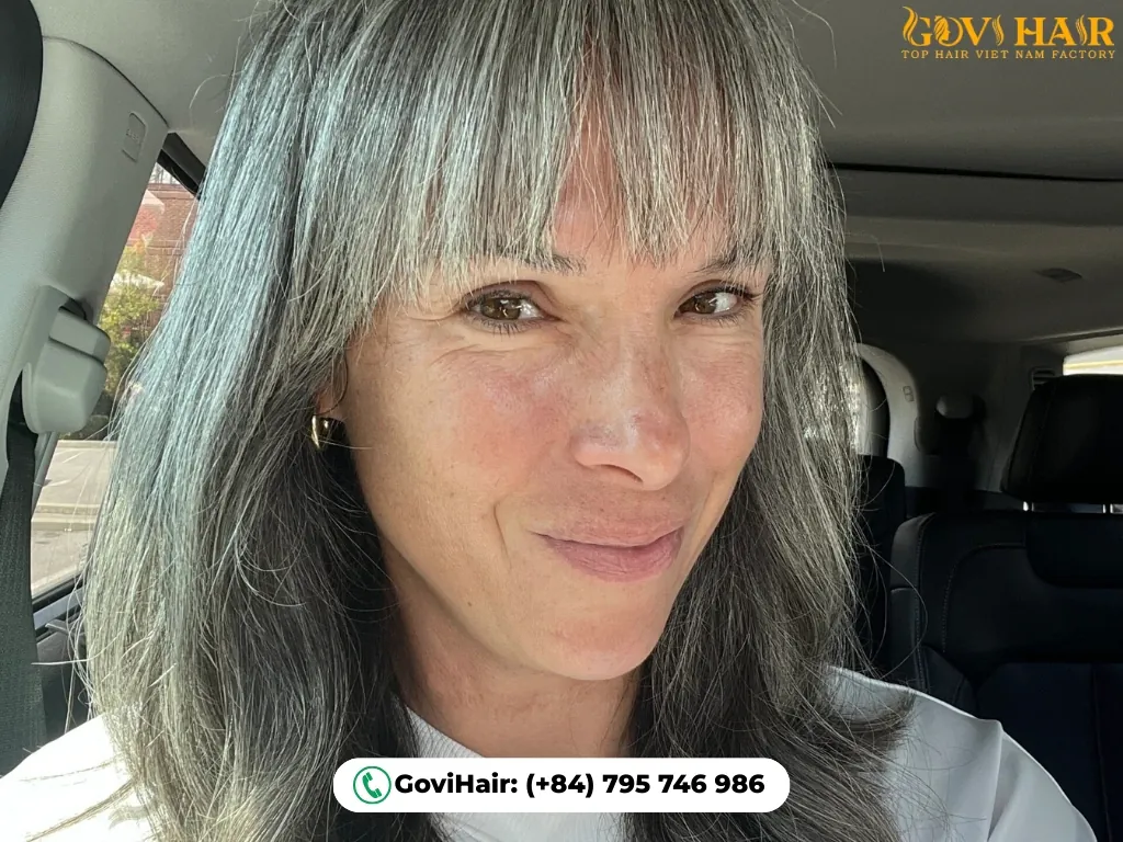 Gray to acid yellow two-tone hair