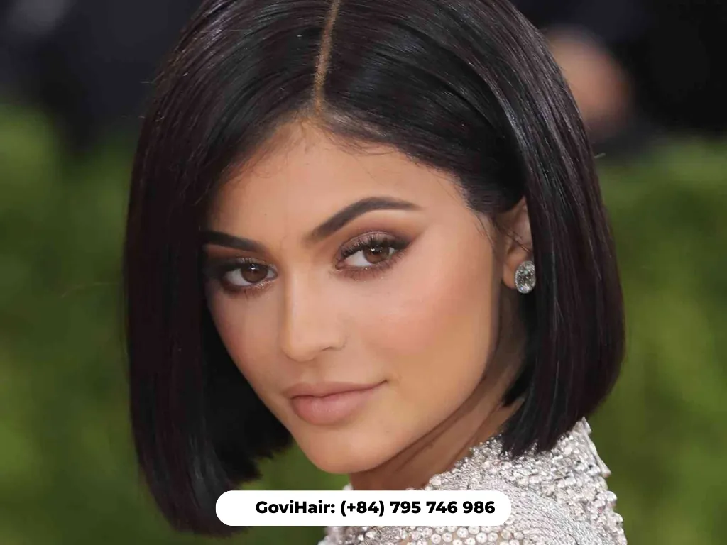 Thick-looking blunt cut bob weave