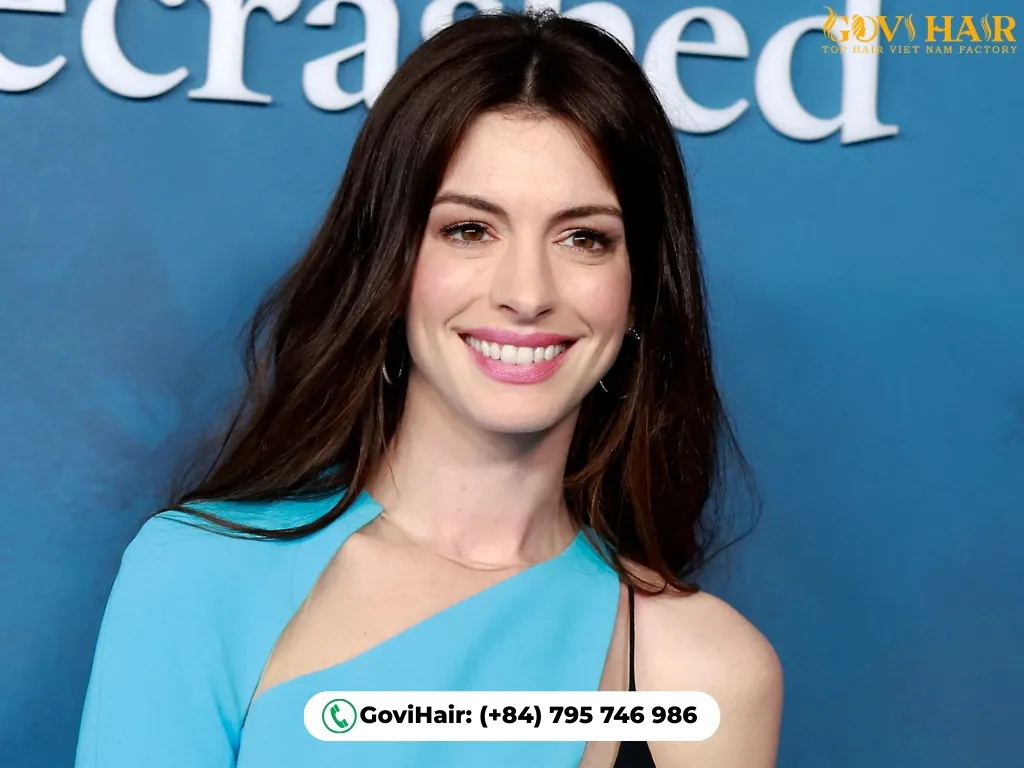 Timeless no-bangs style highlighting facial features