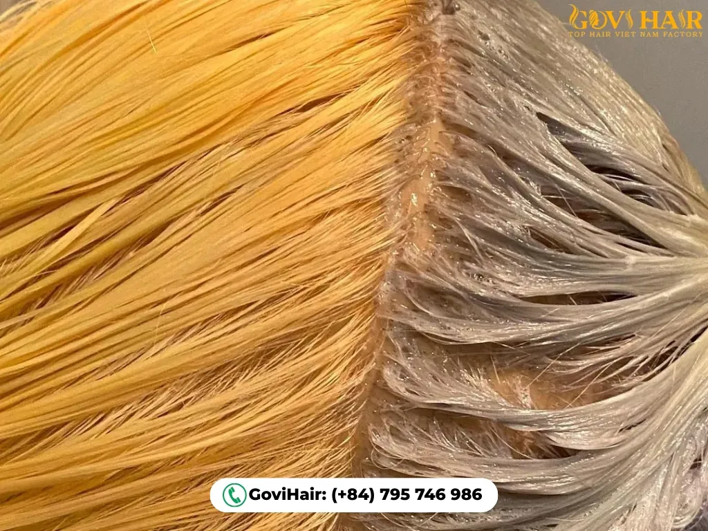 Signs your hair is ready to rinse bleach