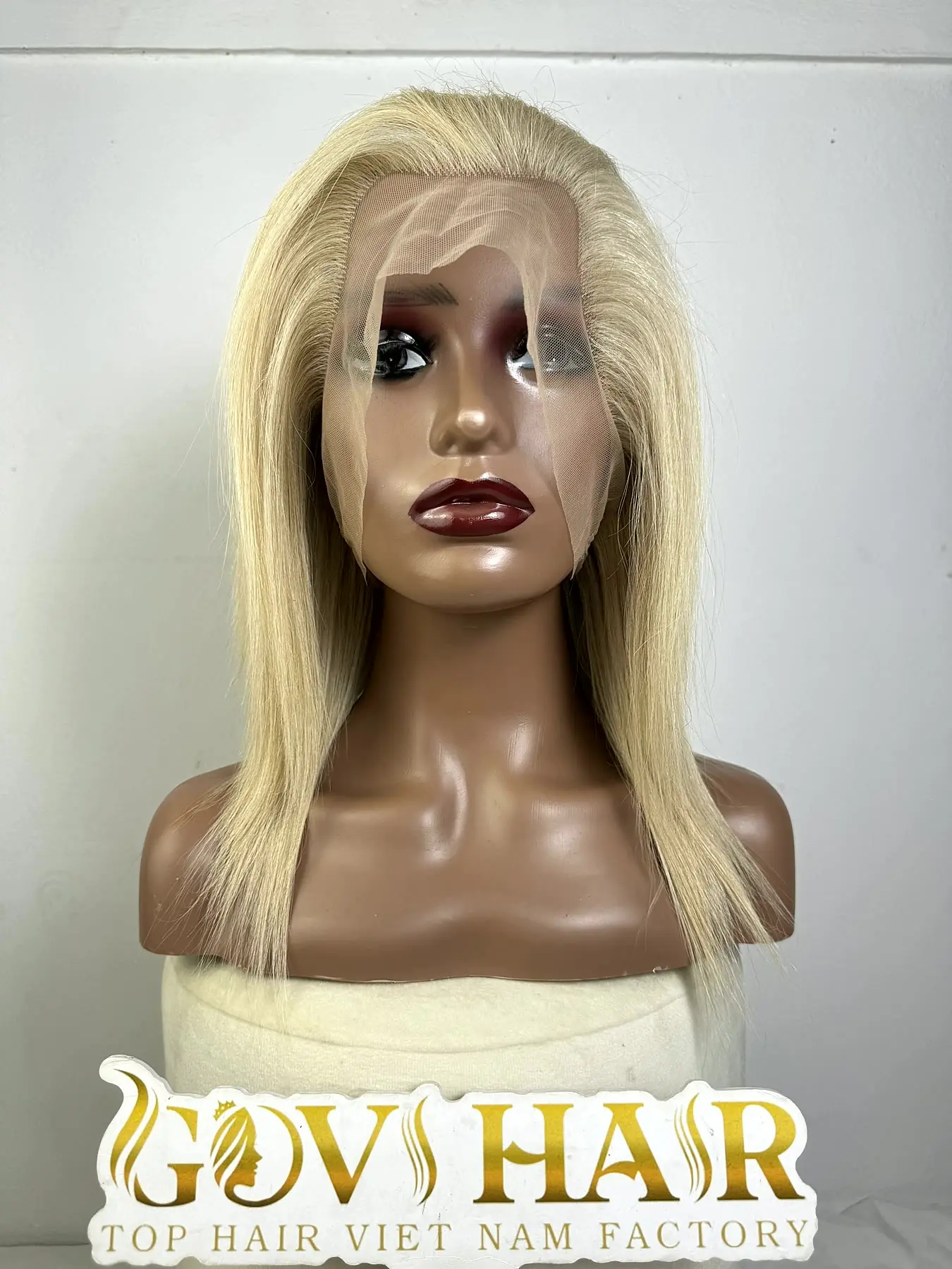 Short blonde full lace wig front view