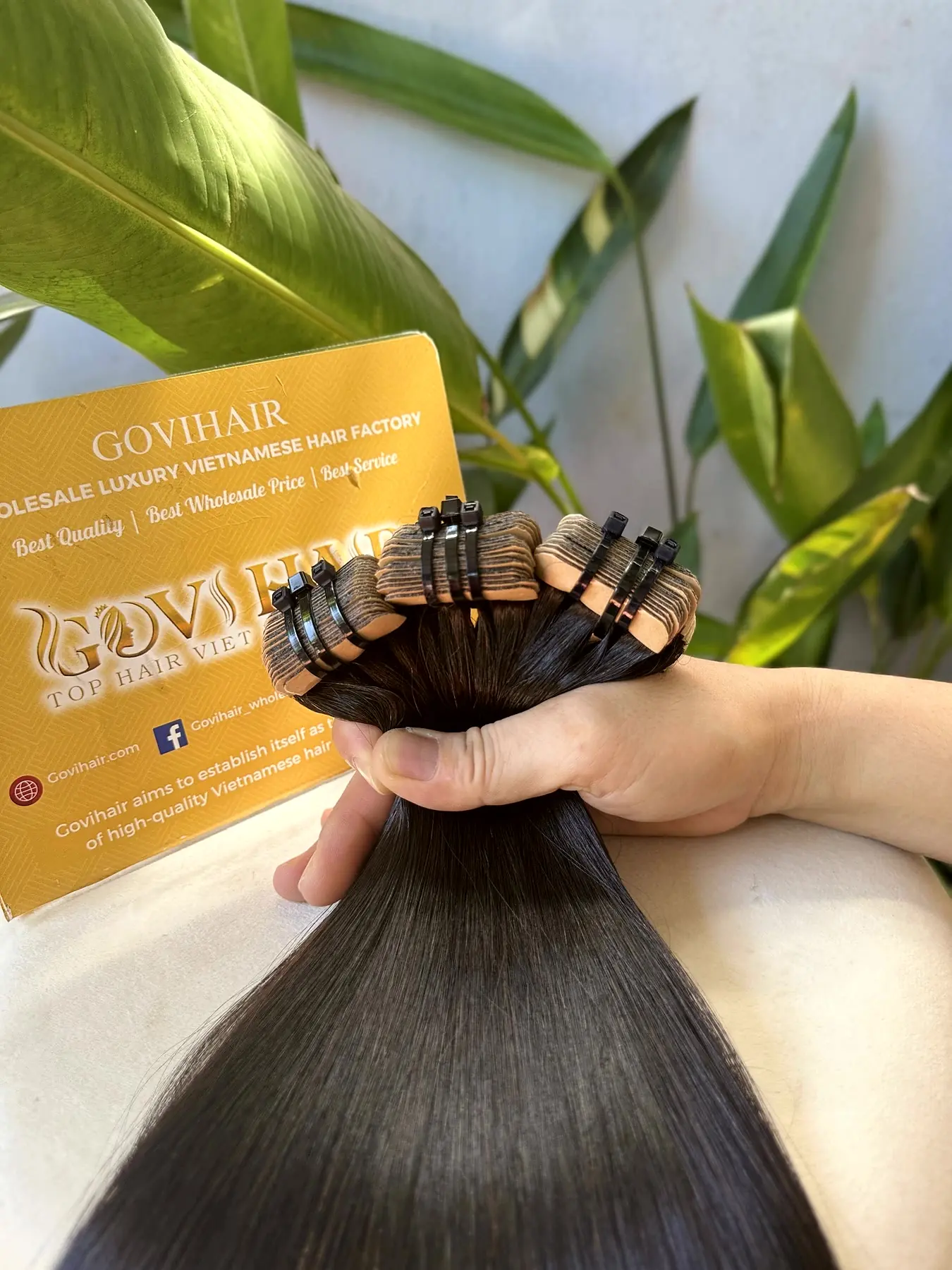 26 inch tape in hair extensions hand held